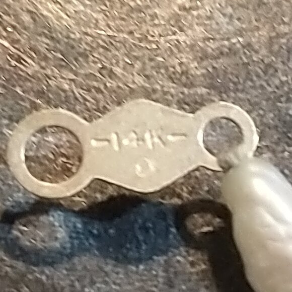 MATCHING 3 PIECE FRESHWATER PEARLS WITH GOLD ACCENT, BRACLET, NECKLACE EARRINGS - Picture 9 of 16